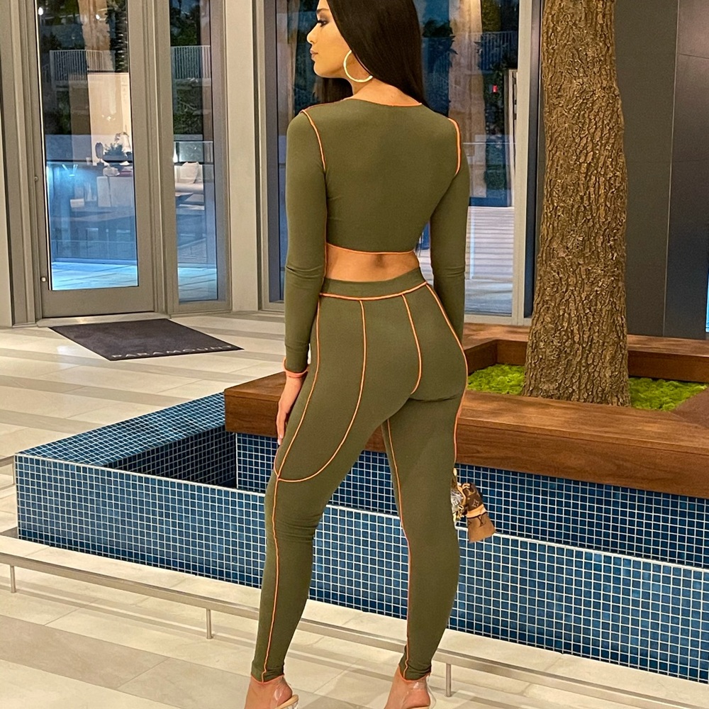 Two piece stretchy set